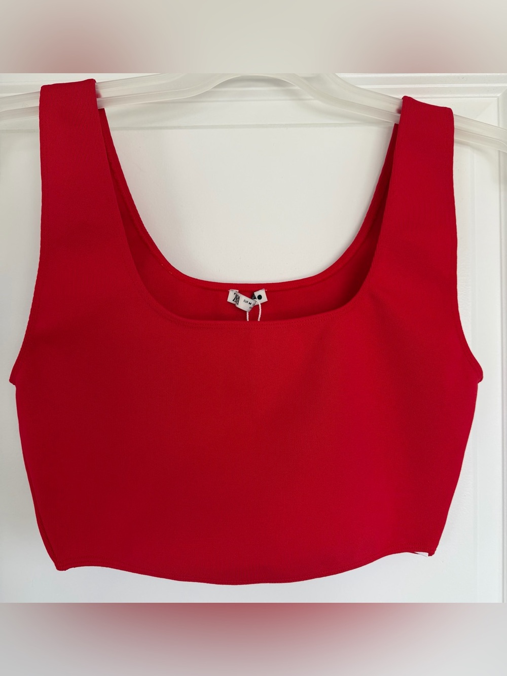 Zara Red Sleeveless Scoop Neck Crop Top (size medium)